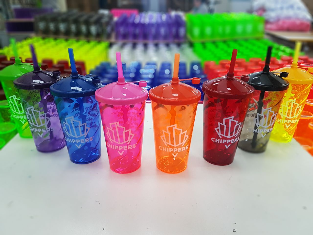 COPO COM TAMPA E CANUDO